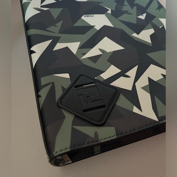 FENDI Leather Clutch Zip Pouch Black - Picture 7 of 13